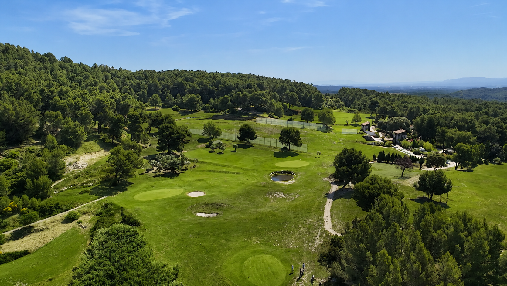 Vue aérienne du parcours du Golf de Beaucaire Saint-Roman